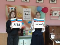 учащиеся 8 класса  отделения народных инструментов