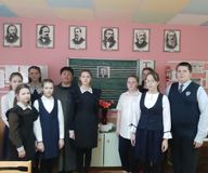 преп. Долганина Е.В. с учащимися после мероприятия "Духовная музыка С. Рахманинова"