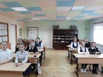 учащиеся старших классов на мероприятии "Духовная музыка С. Рахманинова"