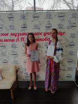 Кашайкина Александра и Бахарева Оксана-участницы конкурса  юных вокалистов "Звонкие голоса"